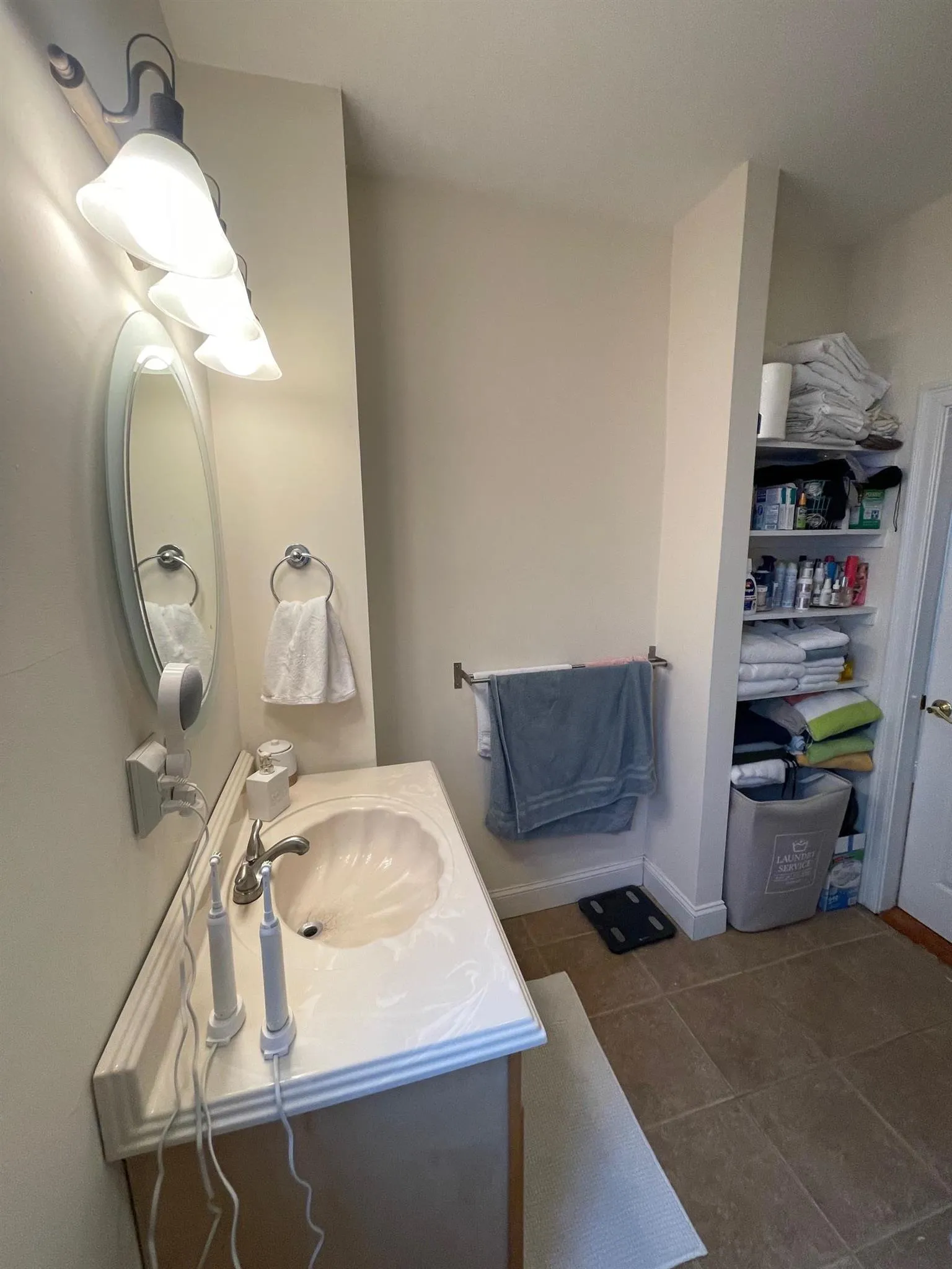 23 Hall St, Powder House Square