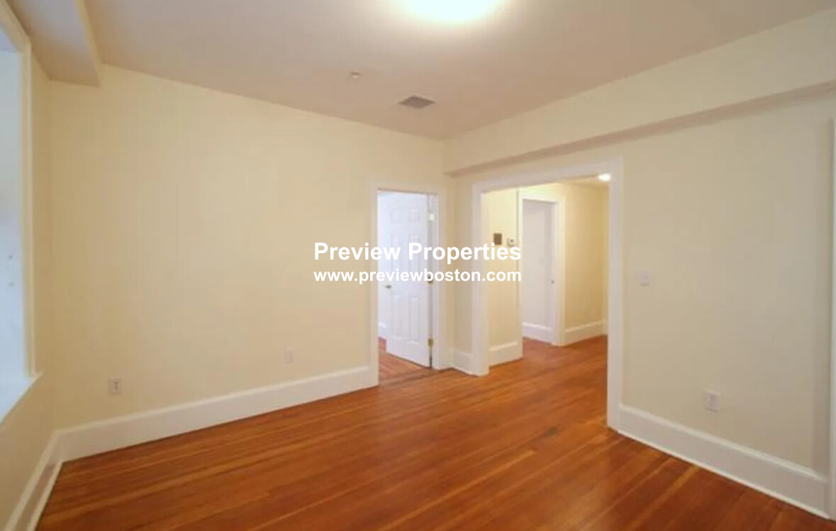 881 Massachusetts Ave, Mid Cambridge