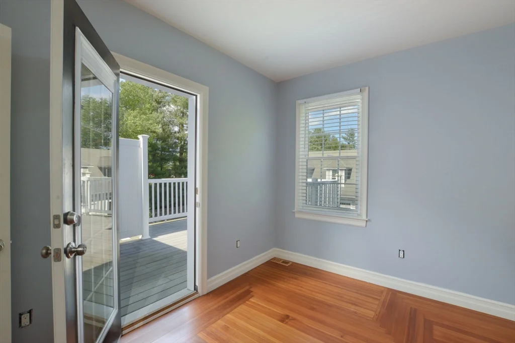 66 Tucker Ln, Dartmouth