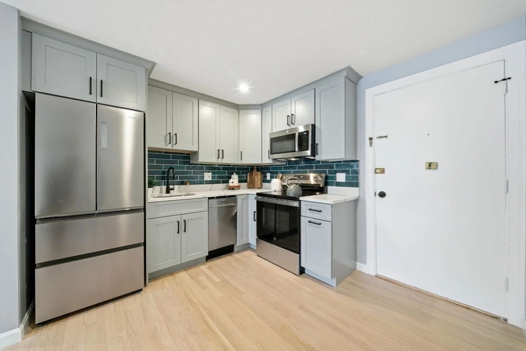 20 Radcliffe Rd, Allston