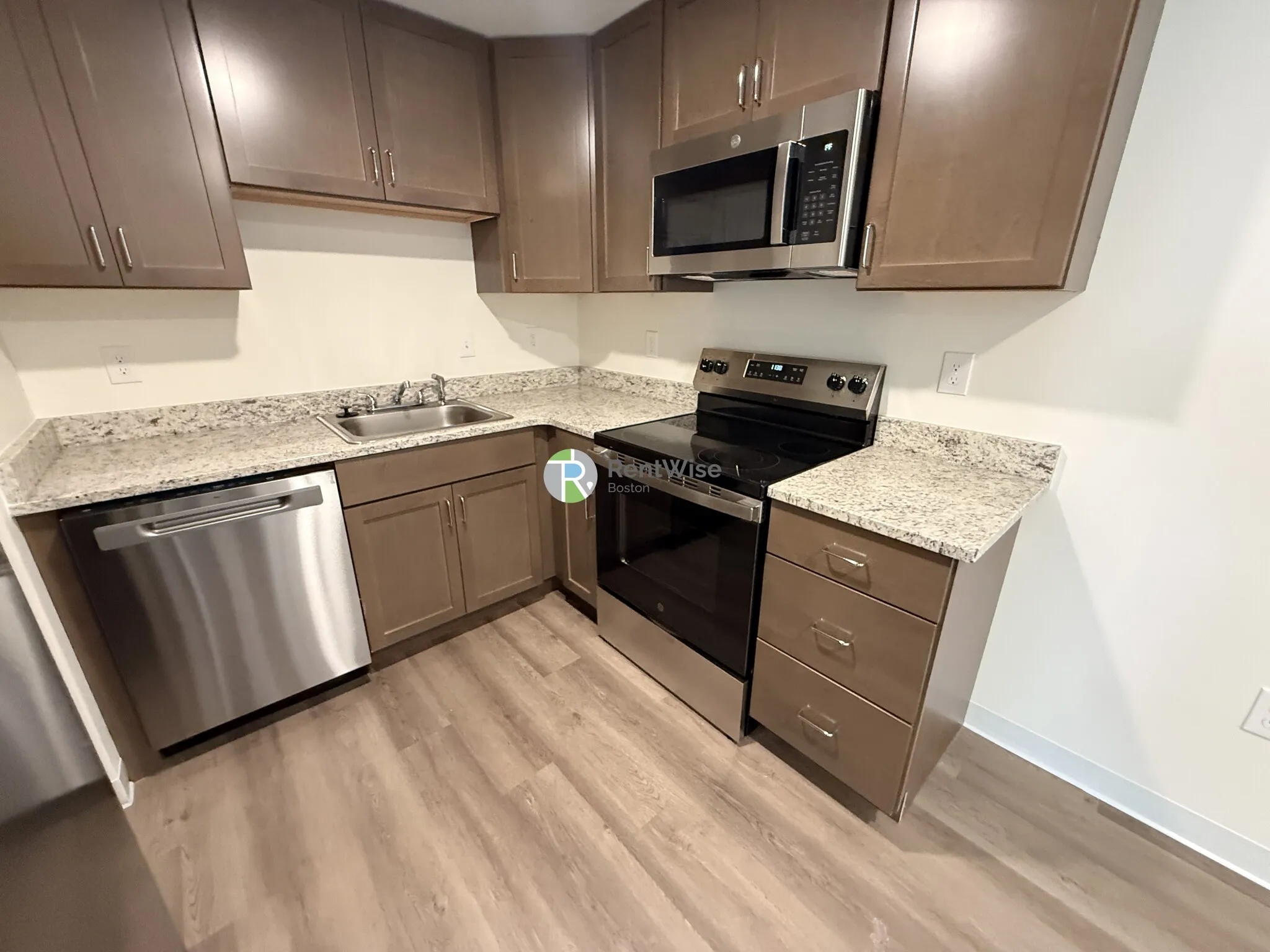 1741 Washington St, Braintree