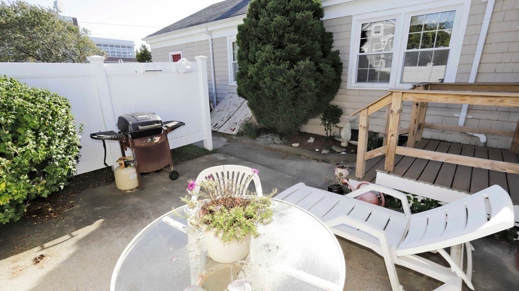 672 W Rodney French Blvd, Far North