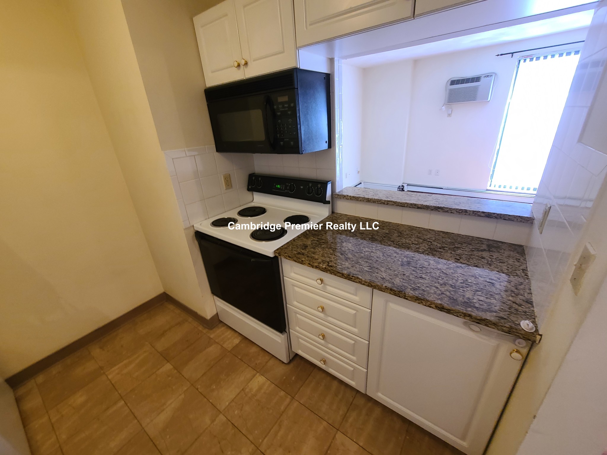 373 Highland Ave, Powder House Square