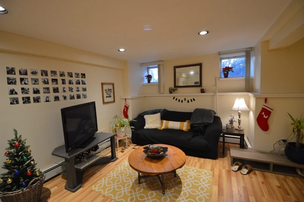 94 Pleasant St, Coolidge Corner