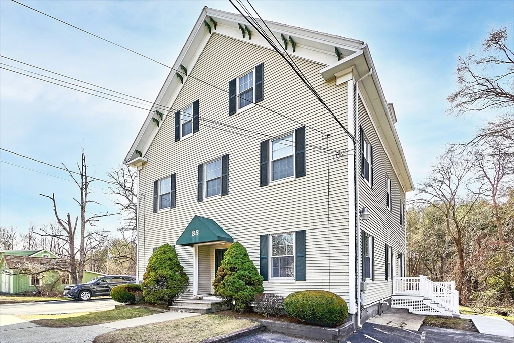 88 North Main St, Westford