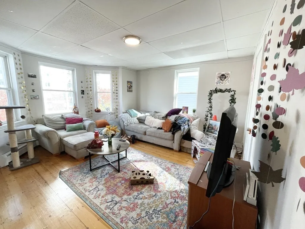 1572 Tremont St, Mission Hill