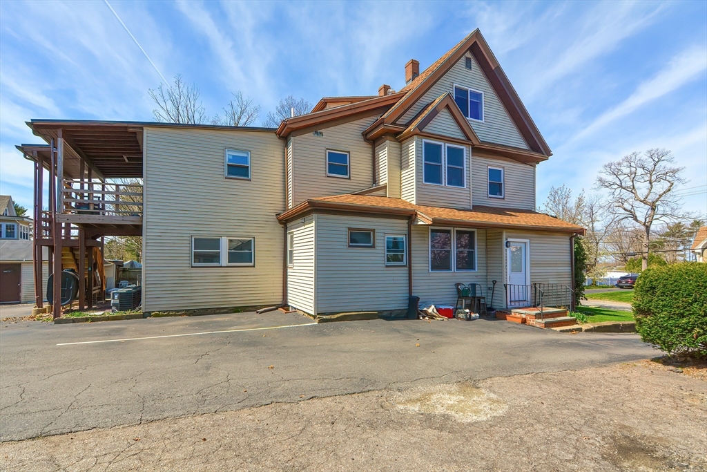 289 Walnut Stoughton, Stoughton