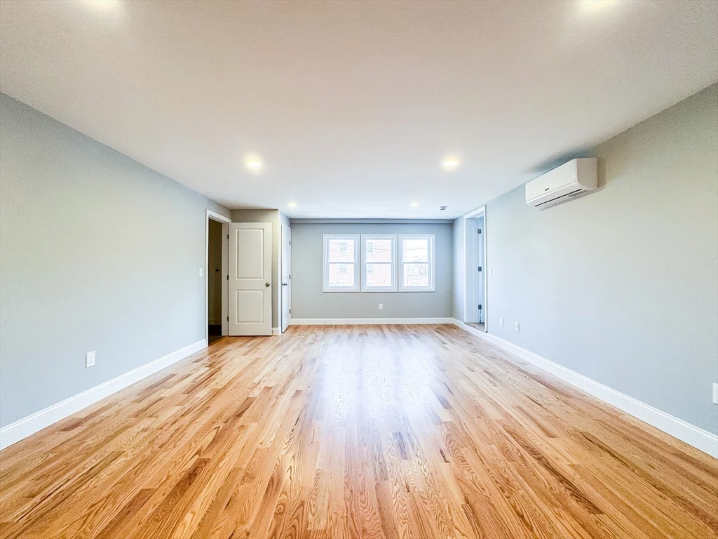 58 Chestnut St, Chelsea