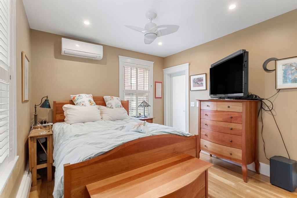 148 Lakeview Ave, West Cambridge