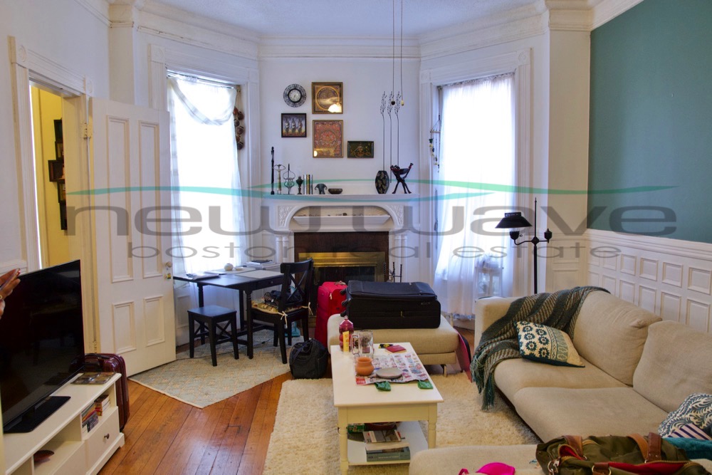 290 Newbury St, Back Bay