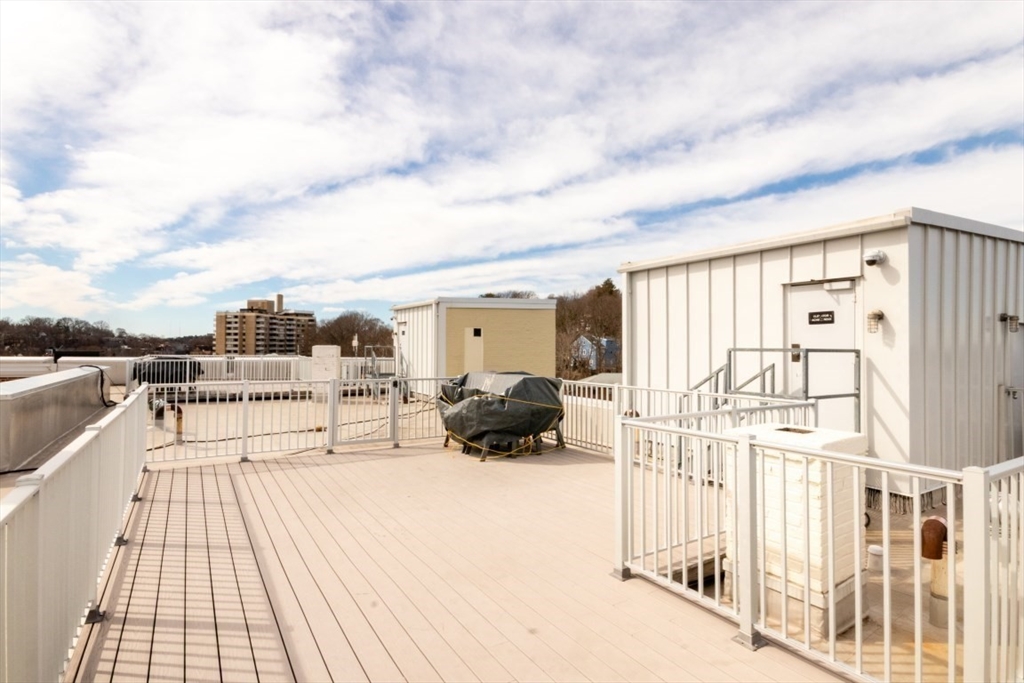 1450 Beacon St, Boston