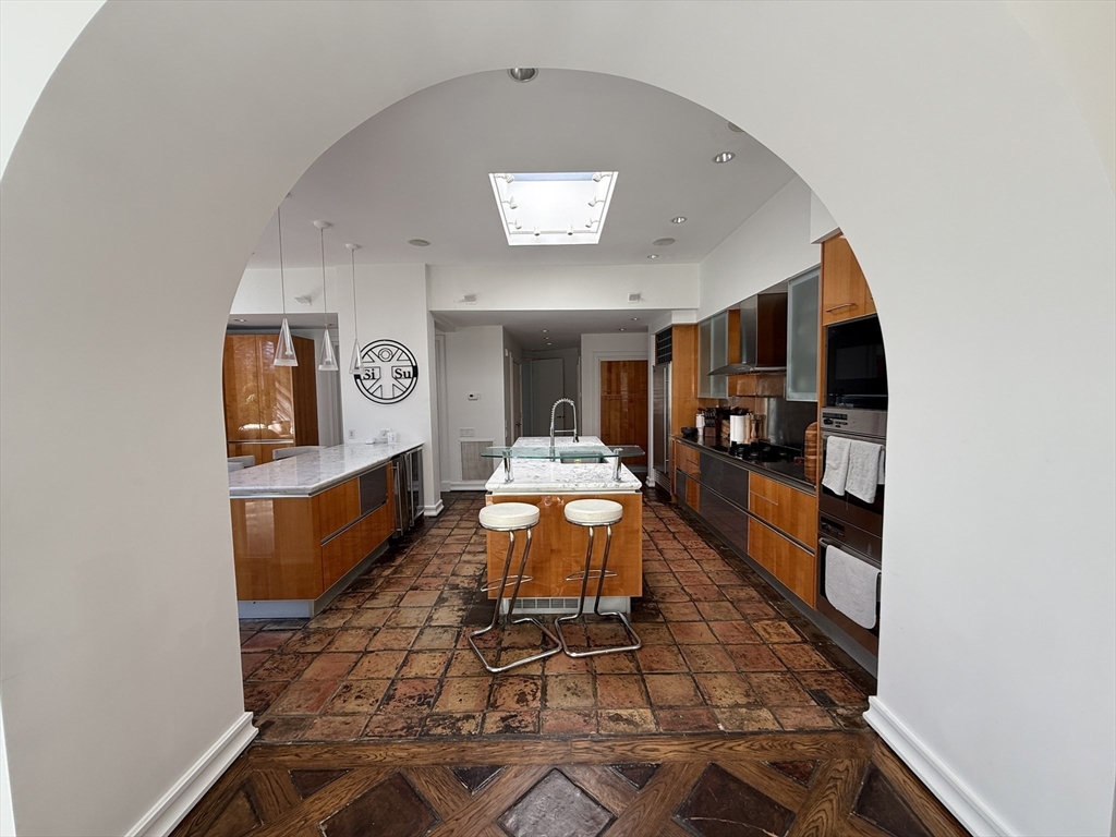 132 Yarmouth Rd, Brookline