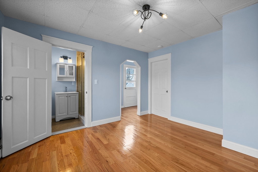 5 Fells Ave, Milford