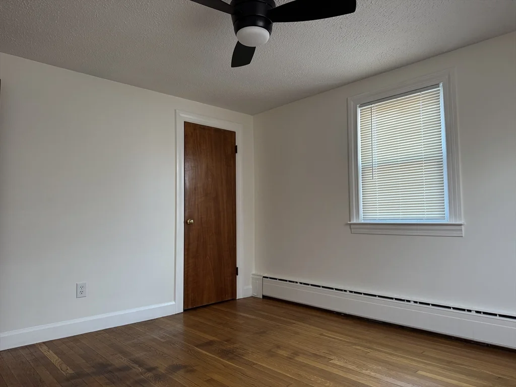 173 Pleasant St, Clinton