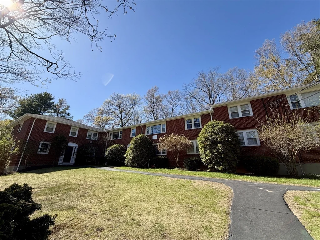 15 Park Ave, Foxboro