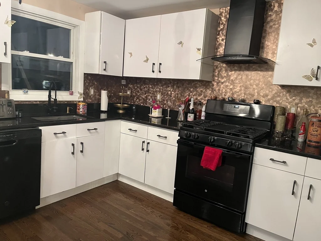 52 Troy Ln, Waban