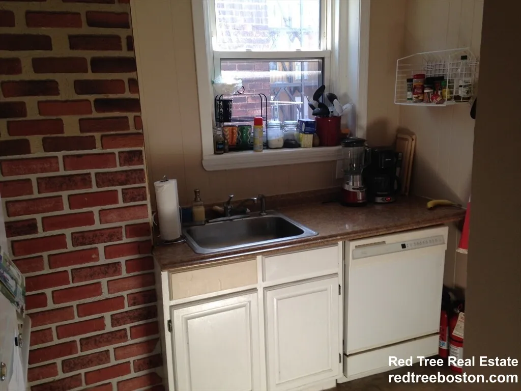 71 South Huntington Ave, Jamaica Plain