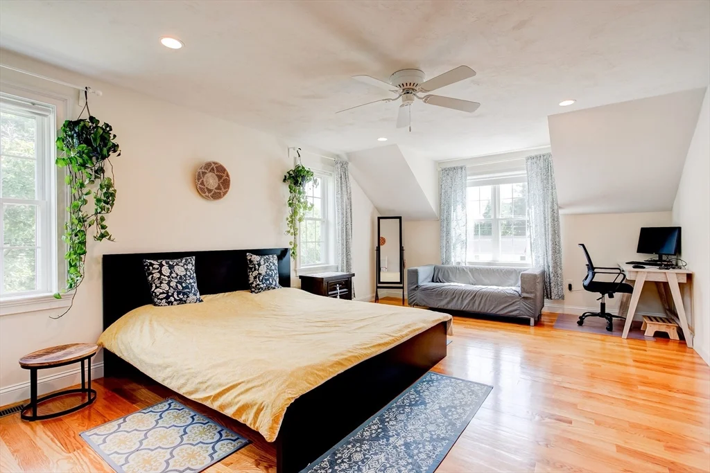 3 Hawthorne St, Woburn