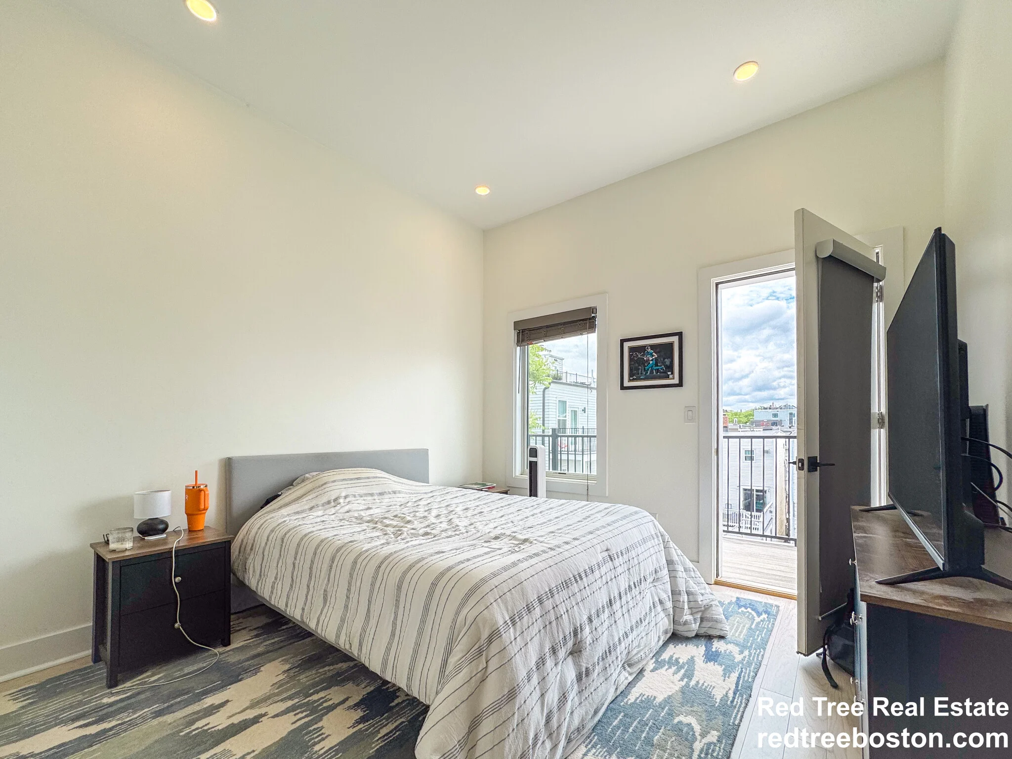 231 Maverick St, East Boston