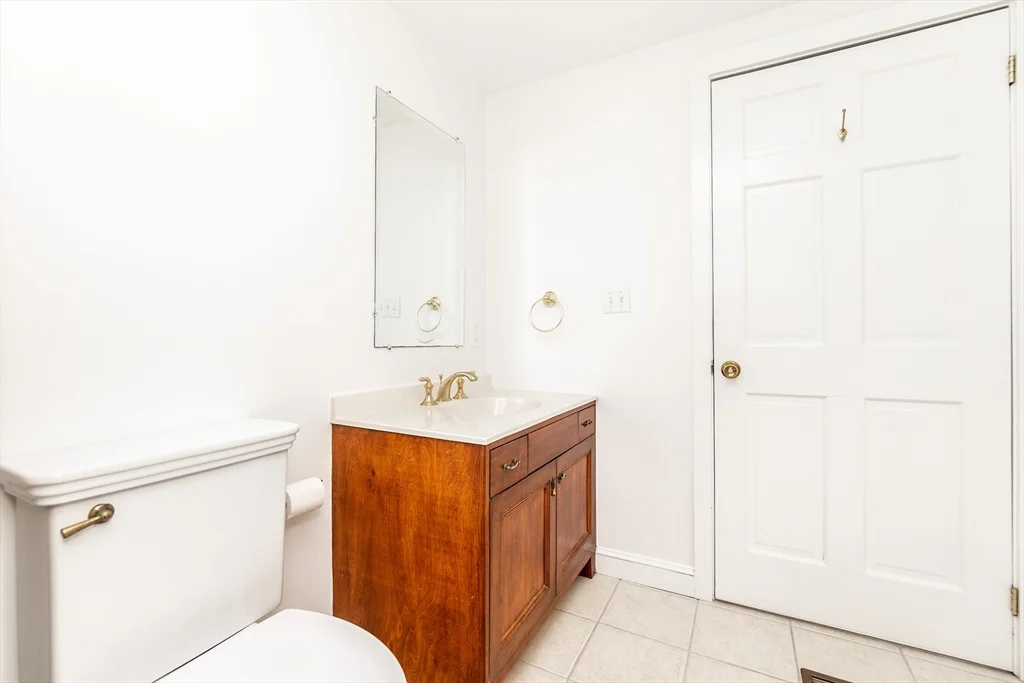 4 Cogswell Pl, North Cambridge