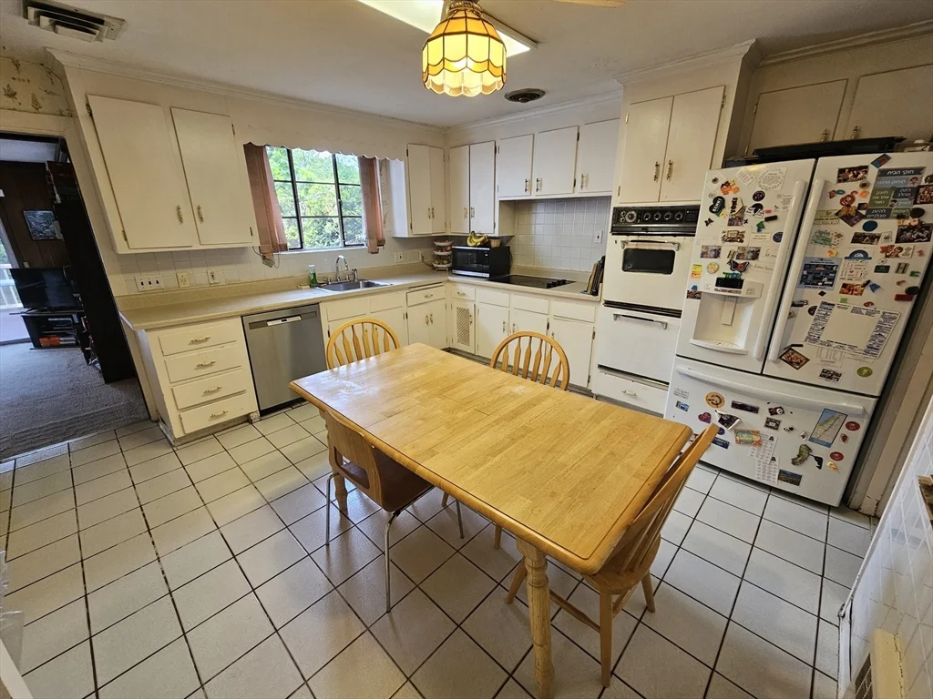 56 Great Meadow Rd, Newton