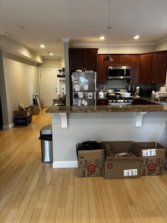 18 Knowlton St, South Boston