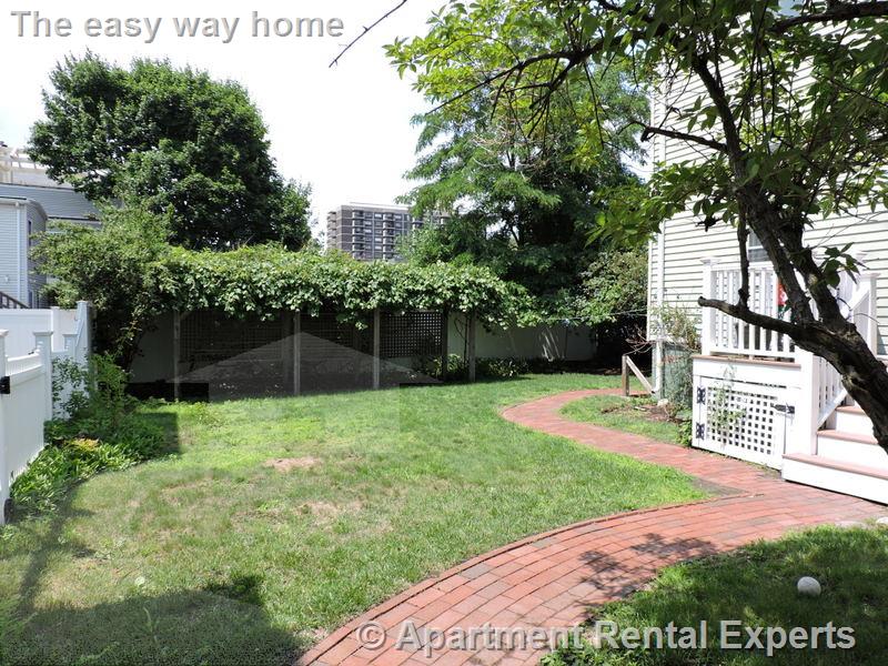 13 Pleasant St, Central Square