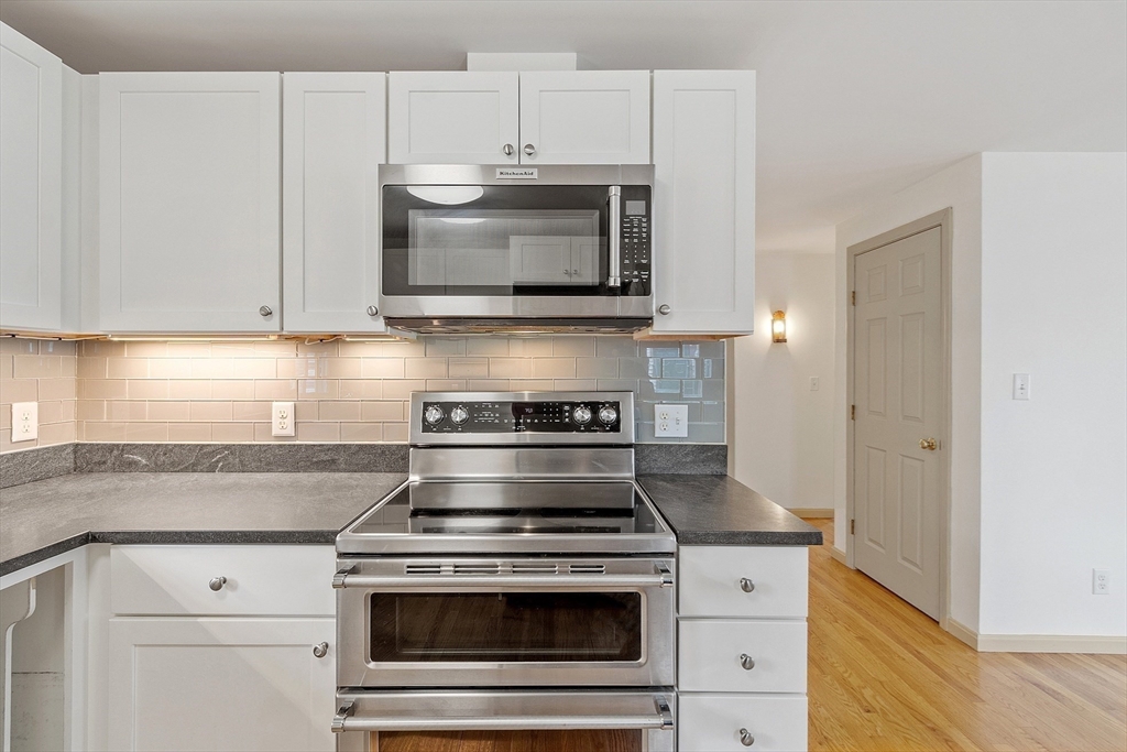 12 Morse Ct, Manchester