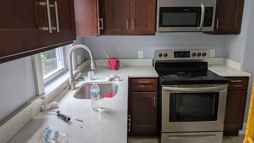 80 Linfield St, Holbrook