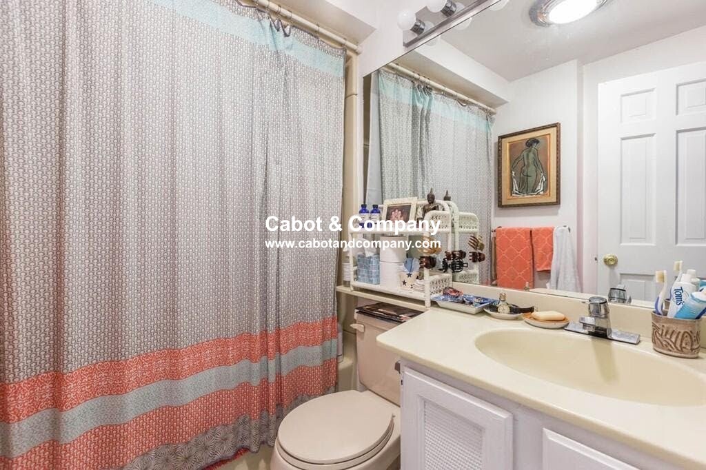 32 Grove St, Beacon Hill