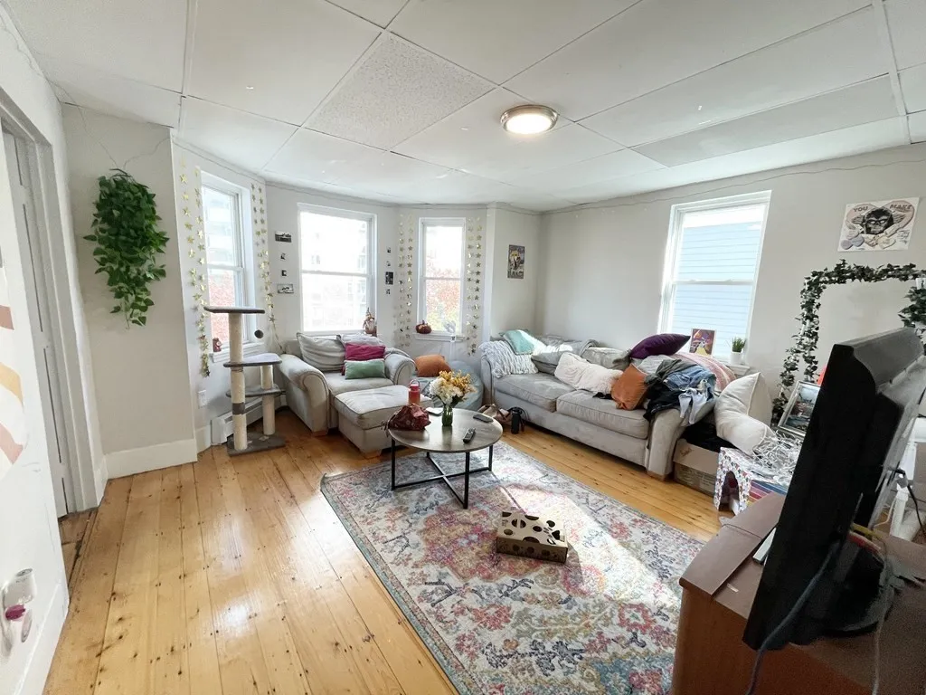 1572 Tremont St, Mission Hill