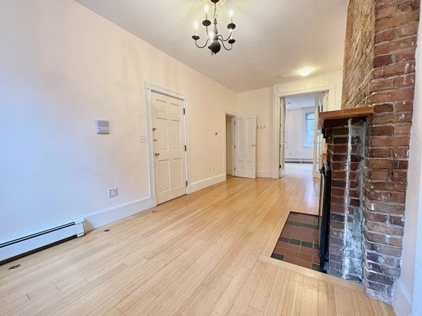 95 W Cedar St, Beacon Hill