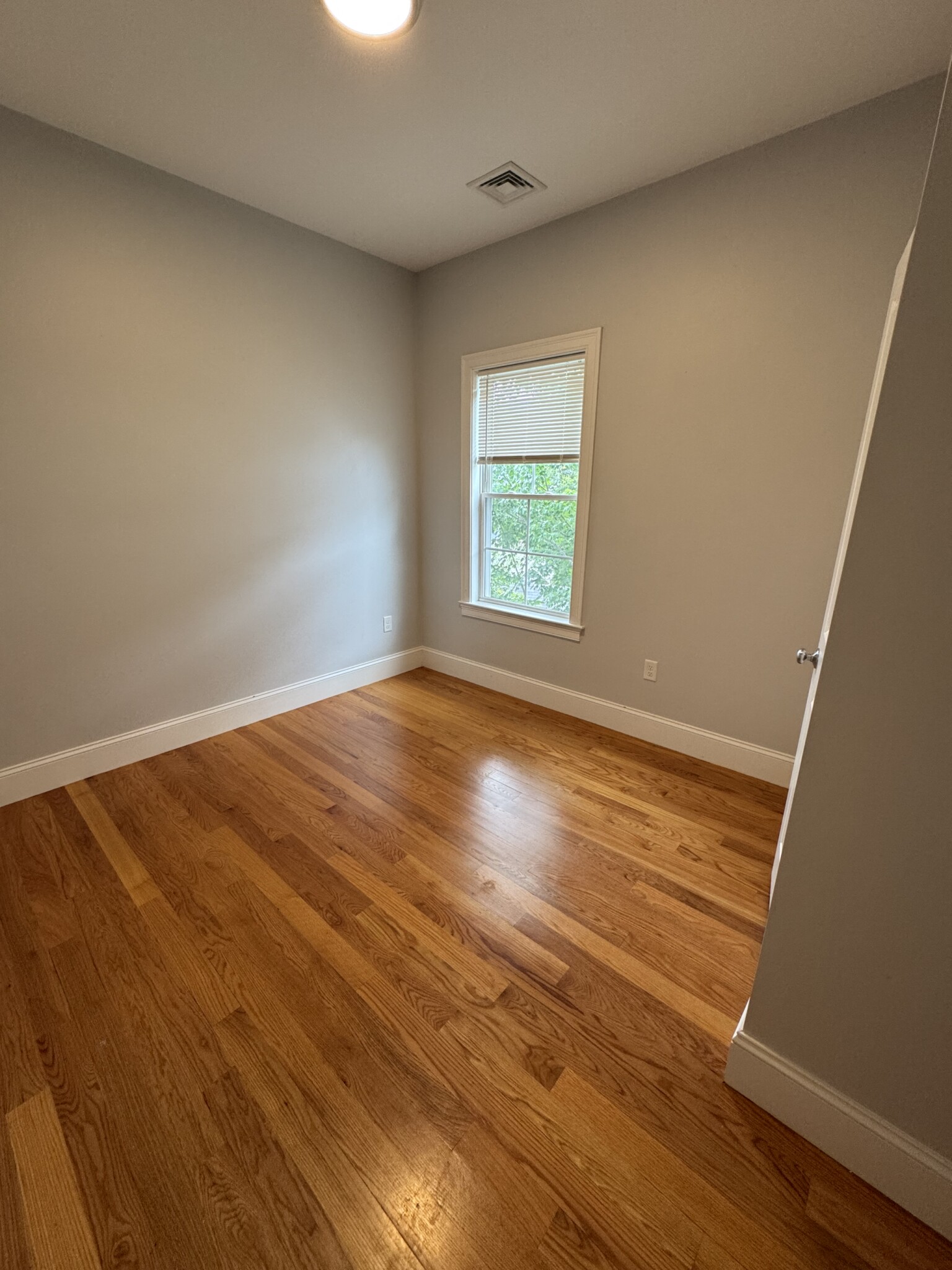 8 Islington St, Allston