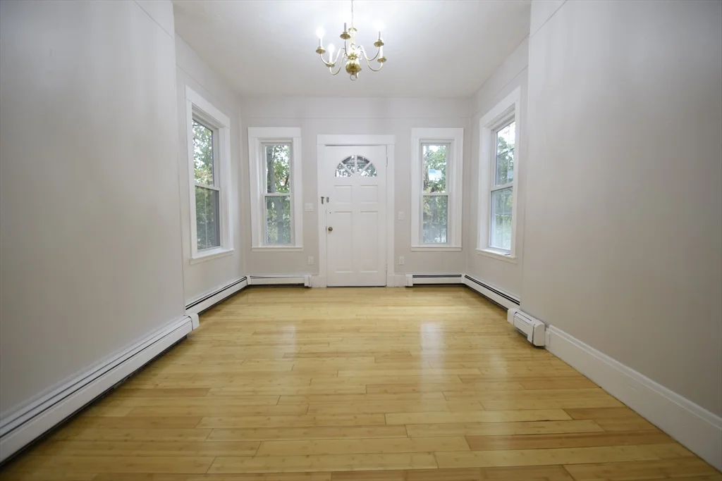 24 Saint James St, Newton