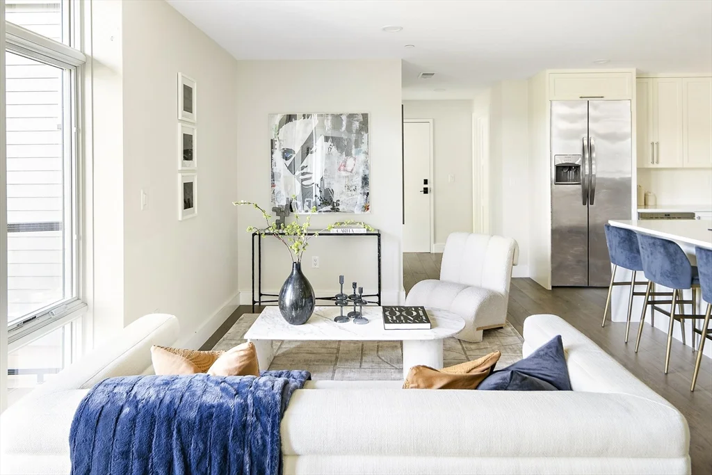 20 Kinmonth Rd, Waban