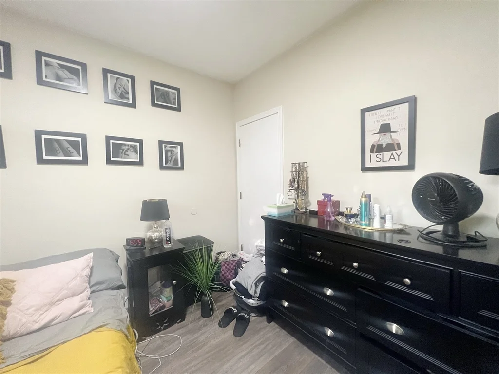 122 London, East Boston