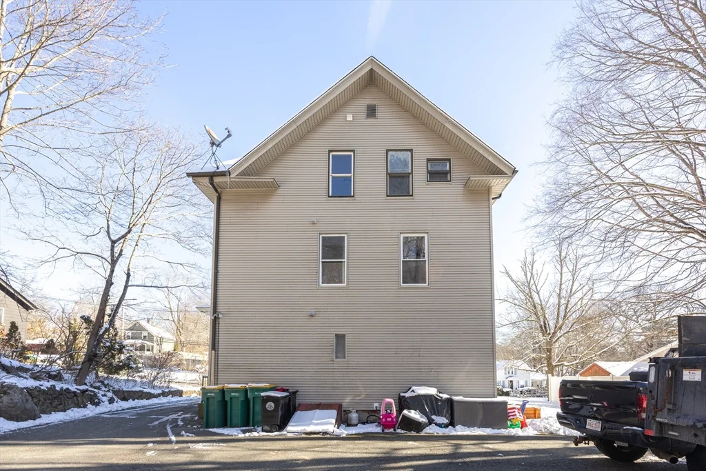584 Mount Hope St, North Attleboro