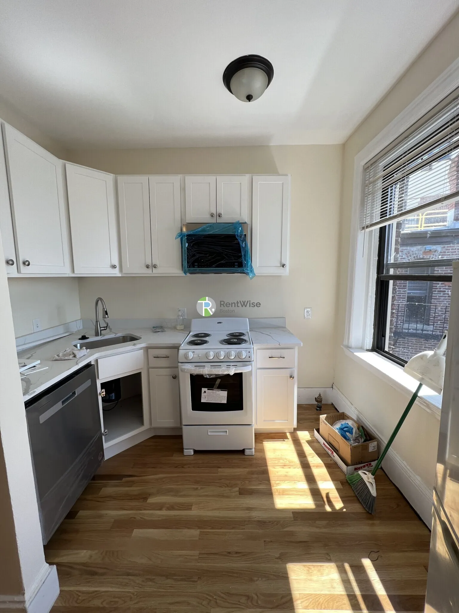 1212 Commonwealth Ave, Brighton