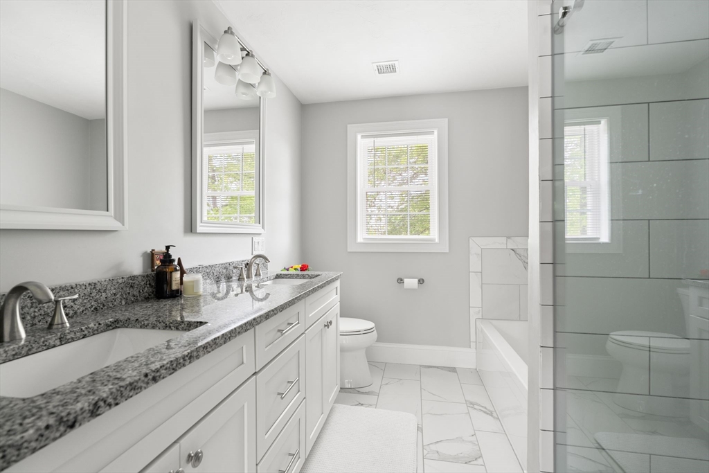 74 Bald Eagle Rd, Weymouth