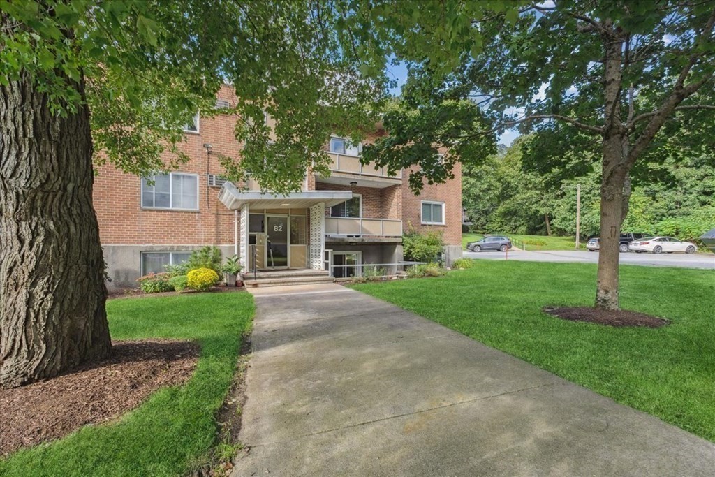 82 Lionel Ave, Waltham