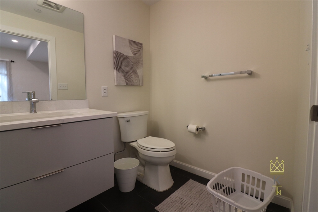 458 Washington St, Brighton