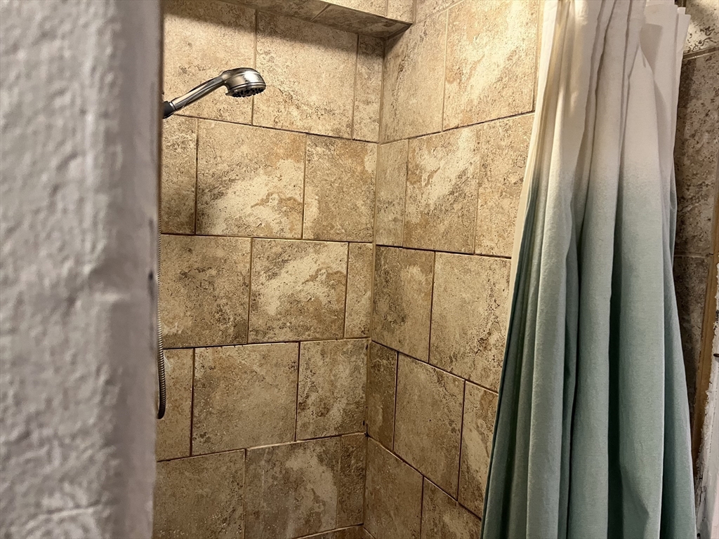 3 Allen Rd, Oak Square