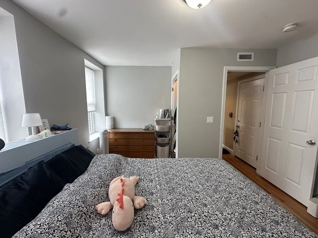 28 Chelsea St, East Boston