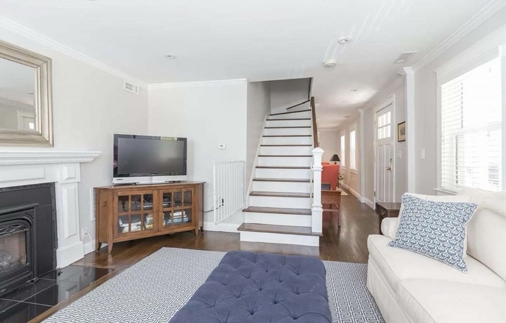 622 E 2nd St, South Boston