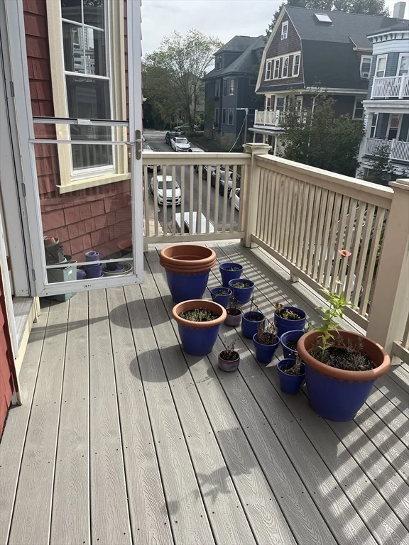 15 Parkton Rd, Jamaica Plain