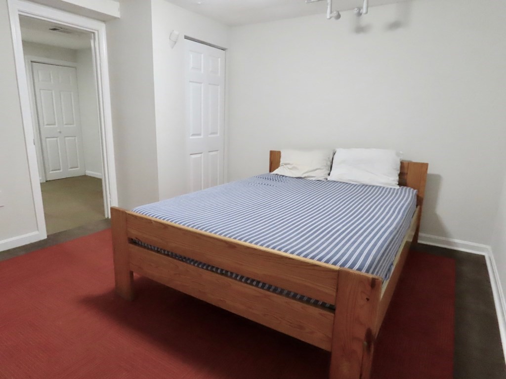 20 Donnell St, Neighborhood 9