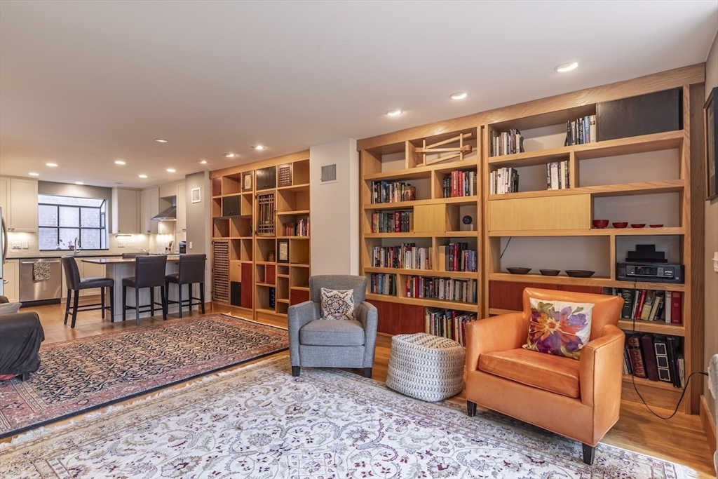 54 Trowbridge, Mid-Cambridge