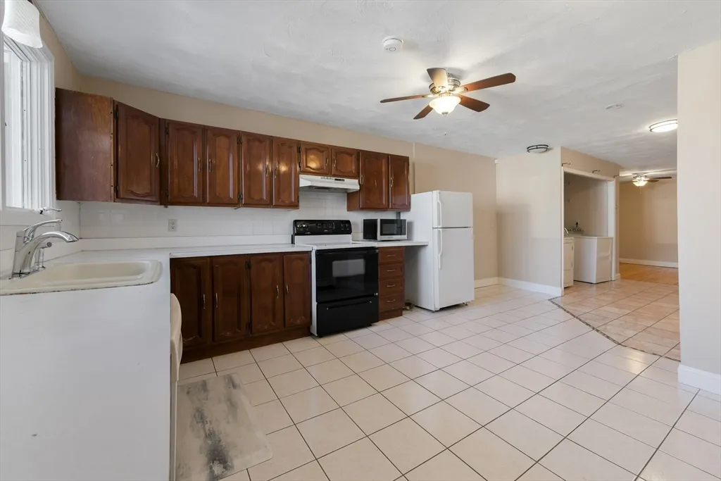 852 East Broadway, South Boston