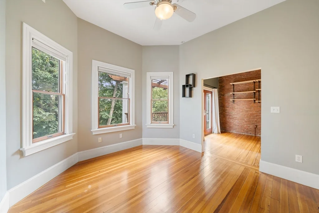 118 Perkins St, East Somerville