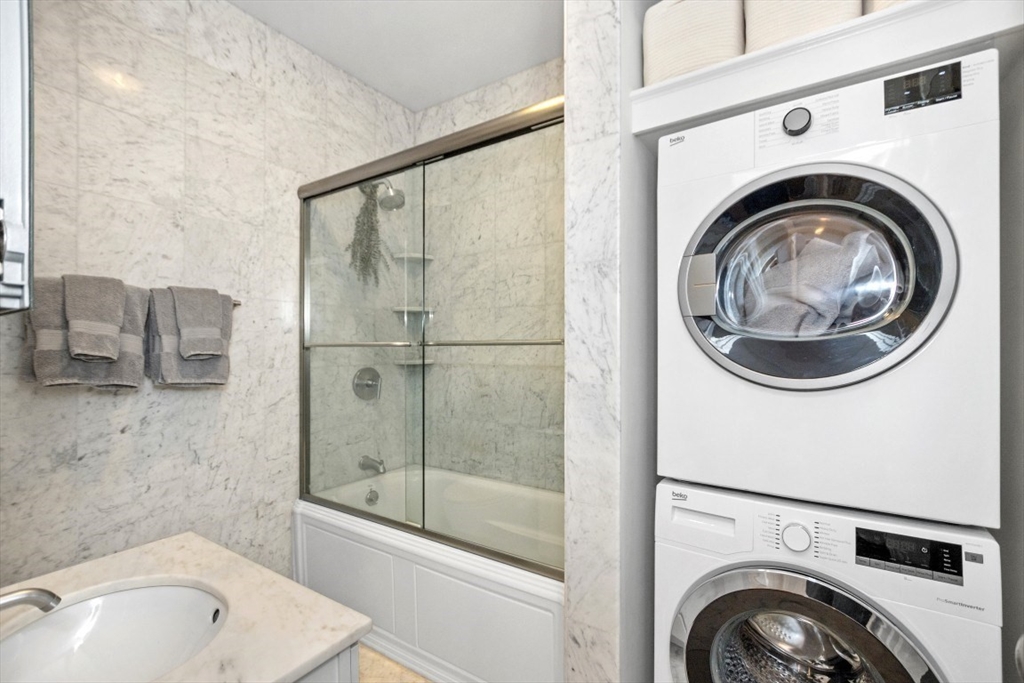 395 Marlborough St, Back Bay